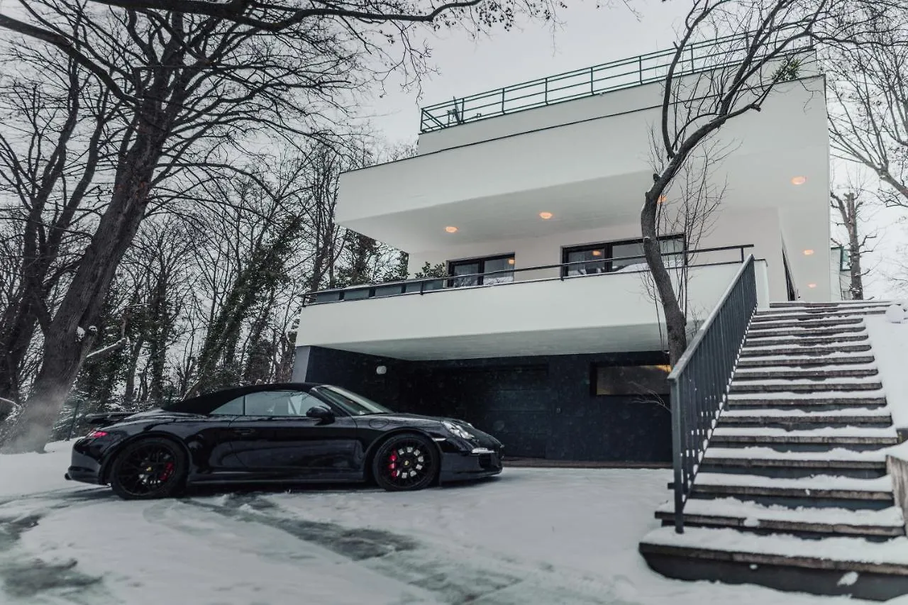 Porsche Villa Mit Garten Und Garage In Bestlage Von Doebling In Wien 0*,  Österrike