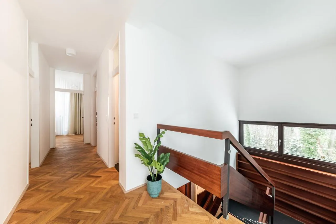 Porsche Villa Mit Garten Und Garage In Bestlage Von Doebling In Wien