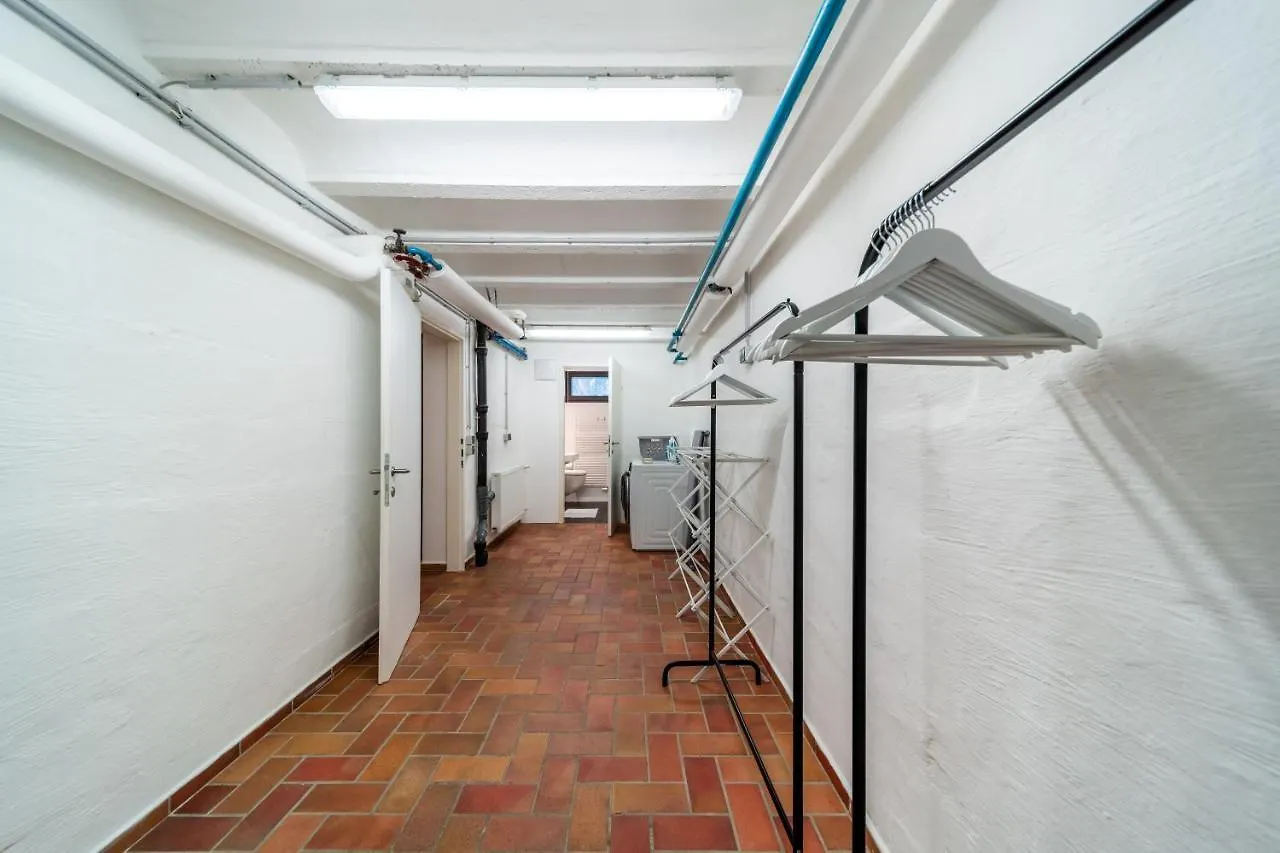 Lägenhet Porsche Villa Mit Garten Und Garage In Bestlage Von Doebling In Wien